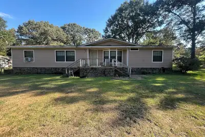 Image de Pet Friendly -  Lakeside Retreat - Wheel Chair Accessible