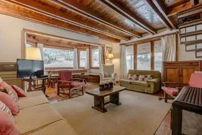 Image de Mountain cabin with large garden and lots of sun.