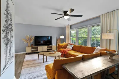 Image de Tranquil and comfy 4-bedroom house- games, grill, yard in Raleigh!