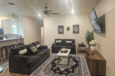 Image de New 3br/2ba townhome in Northwest Lubbock, minutes from Texas Tech, hospitals,