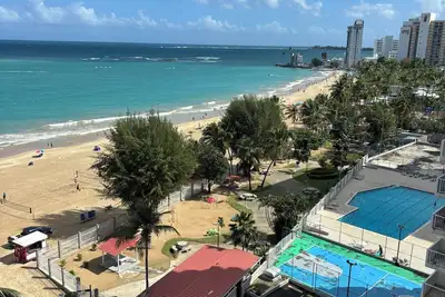 Image de Ocean Dream Condo, Beach View Remodeled Modern, New A/C, Big Pool, parking