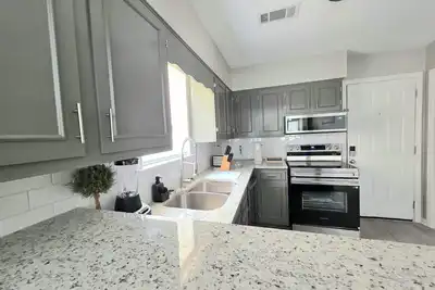 Image de Newly Renovated! ! 9 mins from Maxwell Afb - 3 mins from Baptist Hospital East