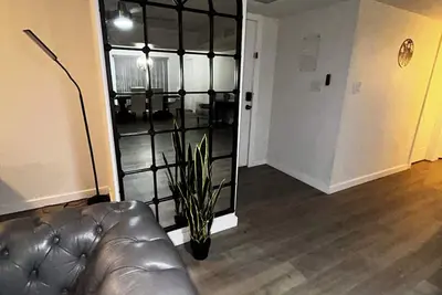 Image de 3-bedroom 2 bathroom house in Phoenix with fitness room gym, Ac, Wifi, Desk.