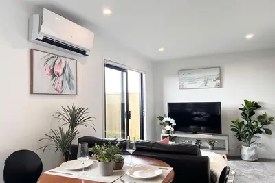 Image de Hereford king-bed stay with a 65-inch Tv in Christchurch