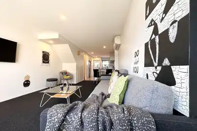 Image de Designer beauty townhouse on Peacock with garage