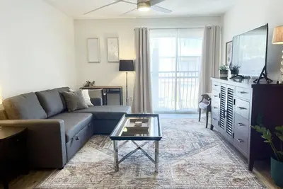 Image de Guest Favorite Condo: Walk to Uf Health, Shands, Va, Vet School. Parking & Pool