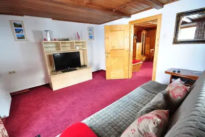 Image de Haus hillside chalet with scenic views