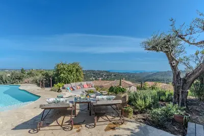 Image de Le Panorama d'Azur : Villa Paradisiaque, climatisée, vue Mer, piscine, jacuzzi.