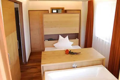 Image de Appartement 'Sonnenaufgang 2' avec vue sur la montagne, terrasse partagée et Wi-Fi
