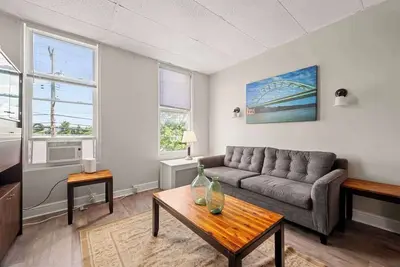 Image de 4 Bedroom Beauty  Spacious Home in Southside