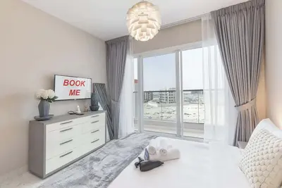 Image de Dubai South Studio for 2 with Swimming Pool!