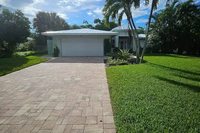 Image de Going Coastal - 3 Bed 2 Bath Pool Home in Sanibel!