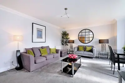 Image de Spacious 3 Bed in Aberdeen's Westend