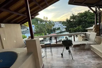 Image de Lakehouse, beautiful house in front of the lake of Tequesquitengo.