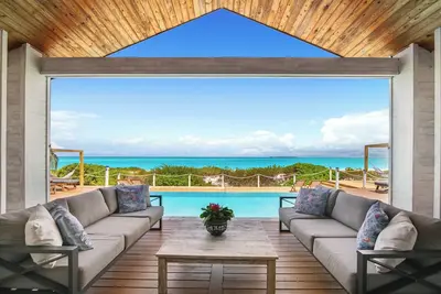 Image de Oceanfront 5br Luxury Villa with Heated Infinity Pool Hammocks and Ocean Bar