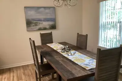 Image de Beautiful 2 Bed/Near Everything!