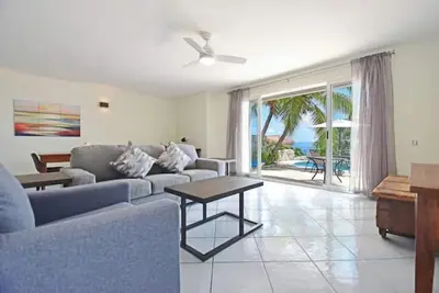 Image de Gorgeous Oceanview Apartment W/Generator