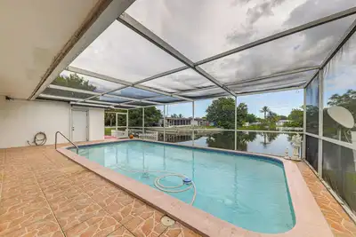 Image de Canal-Front Gem w/ Pool: 3 Mi to Hard Rock Stadium