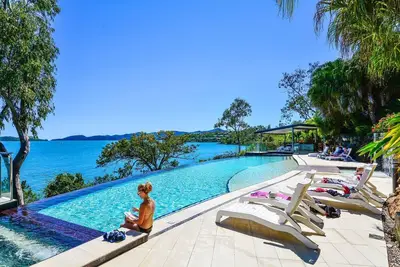 Image de Absolute Waterfront Luxury With New Buggy