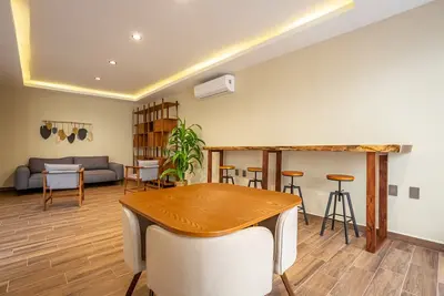Image de Luxe 2br | Rooftop Pool | Gym | Coworking | Cinema