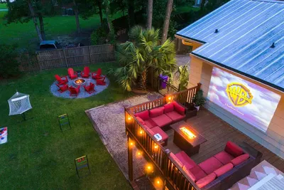 Image de The Hideout | Fire Pit, Movie Deck & Fun Games
