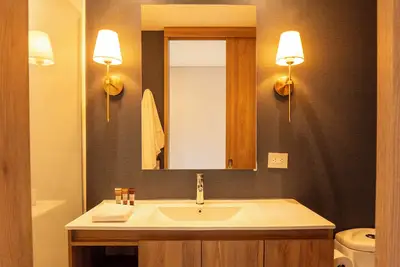 Image de Elegant 3 bedroom apartment in quiet and central area 201