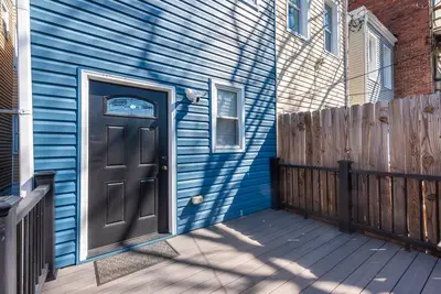 Image de Newly renovated well furnished 4-bedroom townhome near Camden Yard in Baltimore