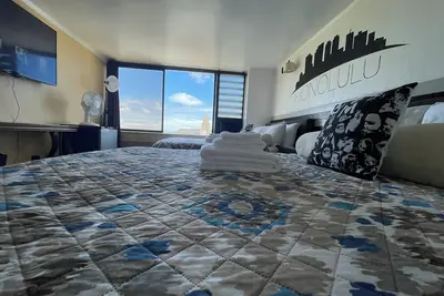 Image de Rare 10mins 2Qn Beds Waikiki 4person