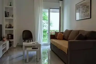 Image de Sunny Pagrati Apartment • 5 min to Panathenaic Stadium, cafes & center of Athens