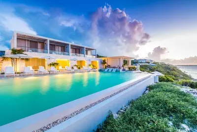 Image de Elegant and Quiet Suite w/ Panoramic Views near Sunset Beach