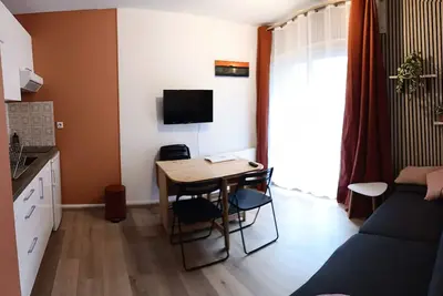 Image de T2 balcon, parking privé, à 400m du centre Cauterets, classé 2*, rénové.