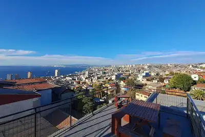 Image de CasaValparaluz, refuge créatif à Valparaíso