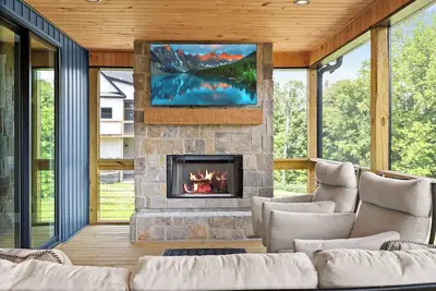 Image de New! Spacious Getaway w/ Games & Yard | Nolin Lake