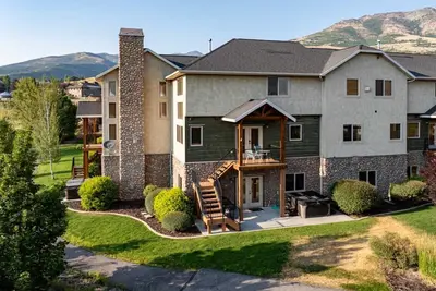 Great Eden Valley Views & Golfing  Pool Game Room  Sauna