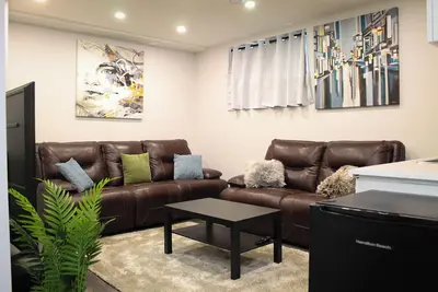 Image de Luxury 2 bedroom basement