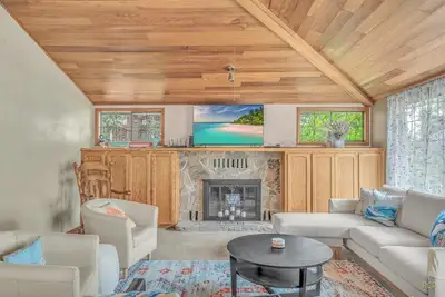 Image de Spacious Family Home with Bikes, Beach Toys, Grill, Workspace