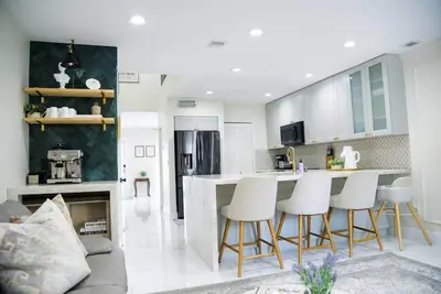 Image de Casa Calacatta: Contemporary Design + Elegance