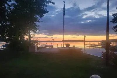 Image de Blue Lagoon Lakehouse • Deck • Dock • Grill