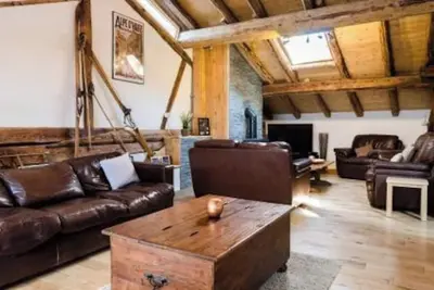 Image de Chalet Bronziers - expérience authentique au coeur des Alpes (16p, sauna)