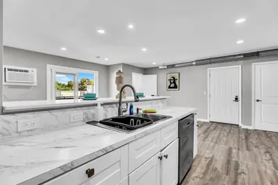 Image de Modern 2br Apartment Near Texas Live Entertainment