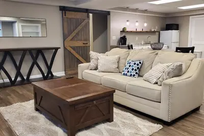 Image de Cozy, Very Large Studio Hideaway in a Peaceful Neighborhood