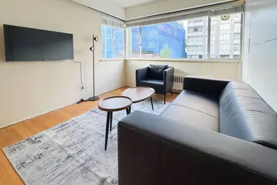 Image de Pet Friendly Furnished 2 Bedroom @ 1925 Nelson