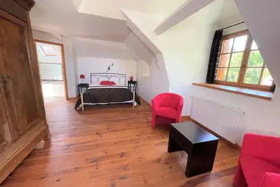 Image de Chambre double de charme, au milieu d'un parc arboré, loin du bruit
