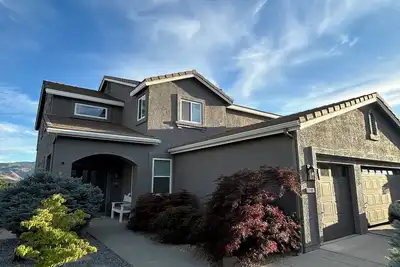 Image de Modern Mountain Retreat\n\nLocated in highly desirable area in Northwest Reno.