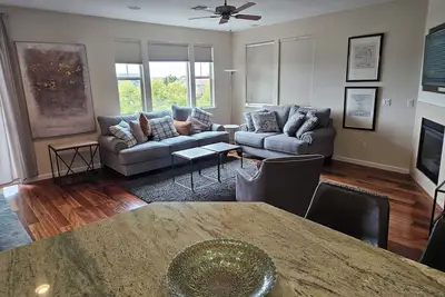 Image de Spacious 4-bedrm Townhome in East Bay Hills with San Francisco Bay Views