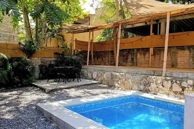 Image de Low tide surf house