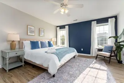 Image de The Coastal Experience w/ King Beds, Garage & More! 10 mins to Wrightsville