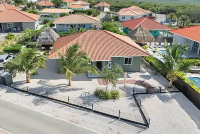 Image de Casa JuNo Curacao, a modern villa with private pool in a secured park.