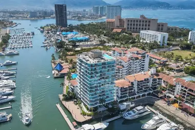 Image de Nautico heated Rooftop Pool Marina View