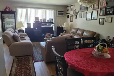 Image de Spacious 3-bedroom apartment in charming Queens with Ac, near to shopping, beach